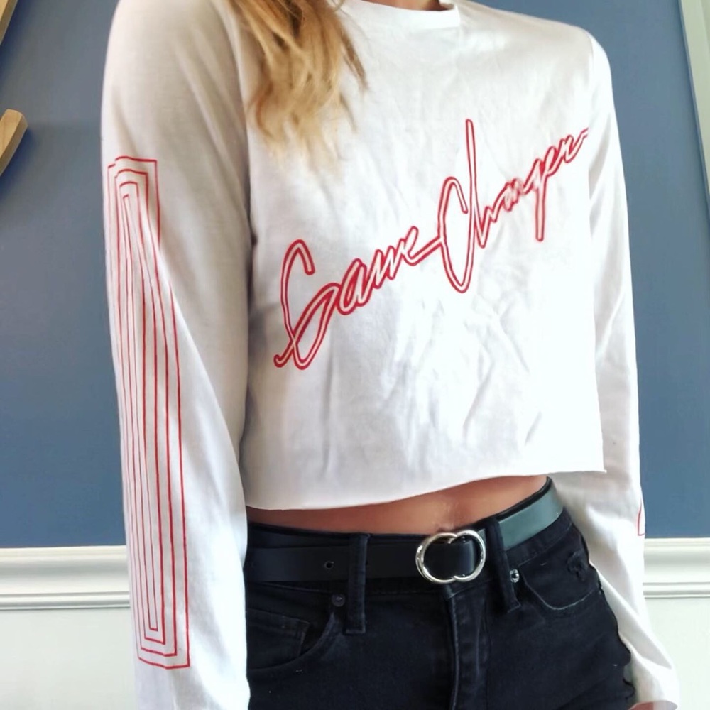 Cropped long sleeve graphic tee